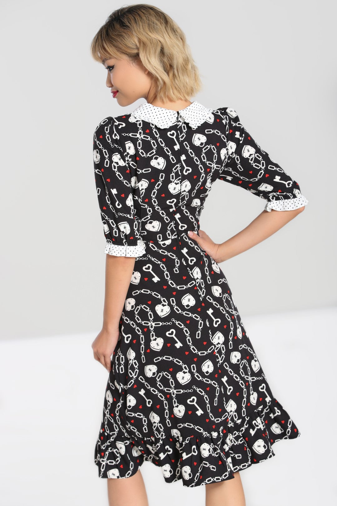 Heart Lock Mid Dress från Hell Bunny