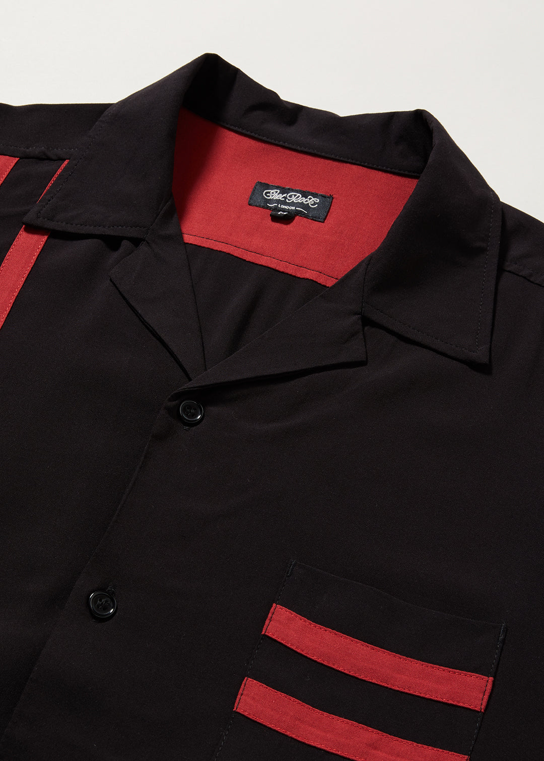 Lucky Stripe bowlingtröja i svart från Chet Rock