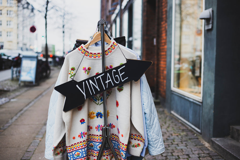 Timeless Elegance: A Guide to Vintage Clothing Boutiques Online