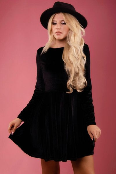 Black velvet skater cheap dress long sleeve